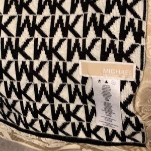 MK Scarf